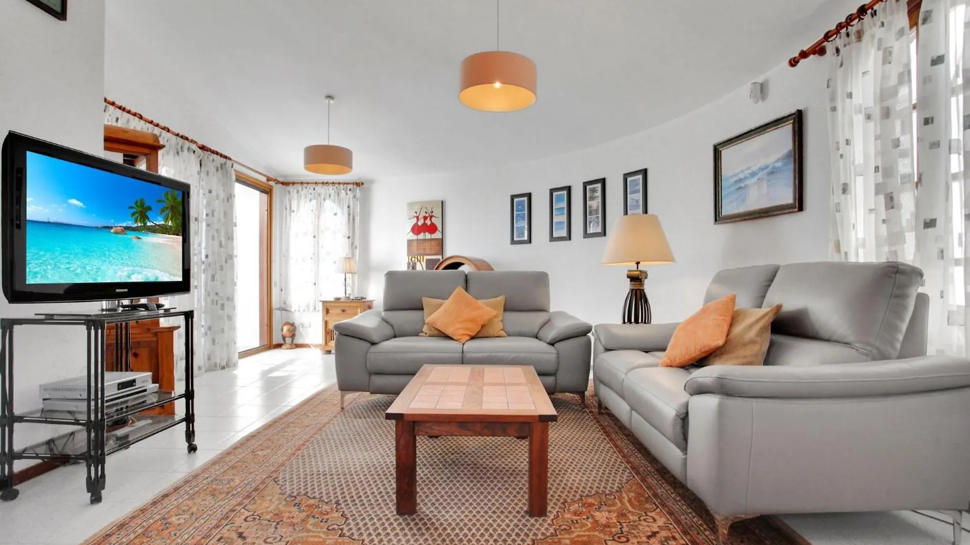 Villa With Sea View And Pool Parque Holandes
