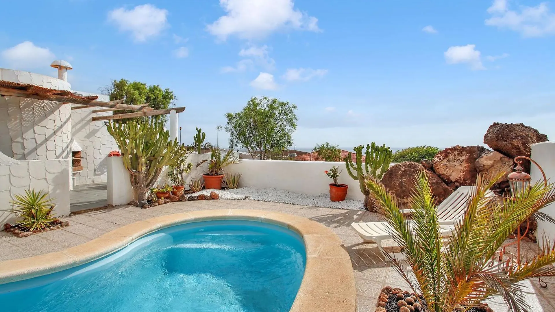 Villa With Sea View And Pool Parque Holandes